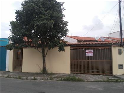 Casa à Venda