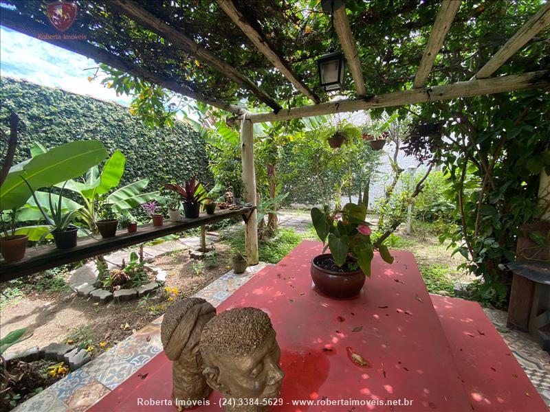Casa em Condomínio a Venda no Jardim das Rosas em Penedo (Itatiaia)