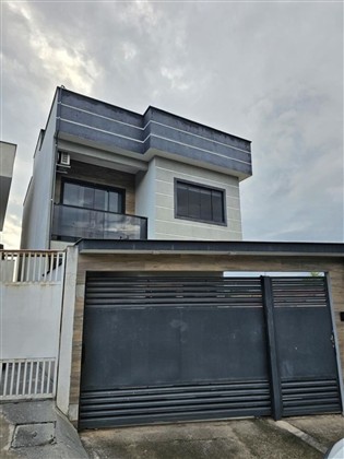 Casa à Venda