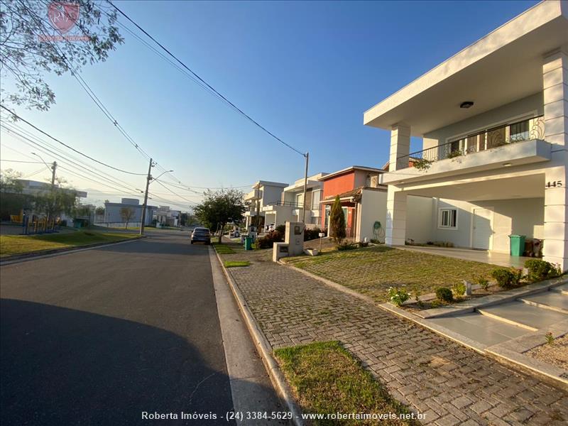 Casa a Venda no Alphaville em Resende