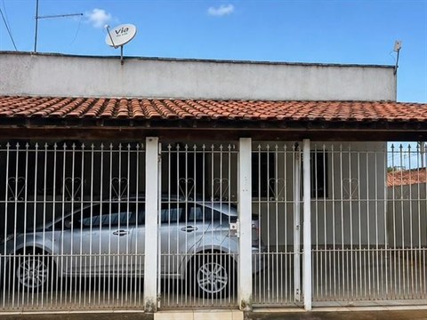 Casa à Venda